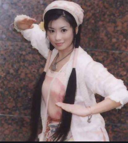 宁波13岁女孩练就飞刀绝技——飞刀少女的非凡之路