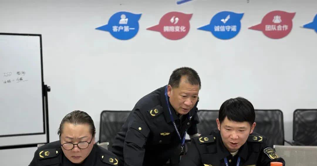 执法人员进驻啄木鸟，新监管时代的网络治理行动