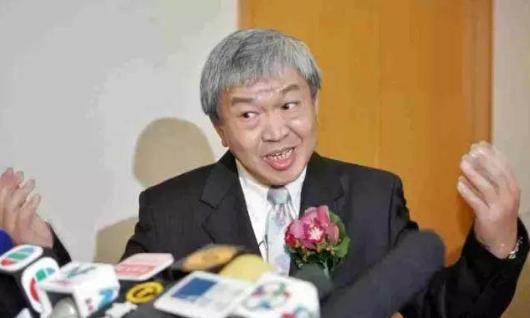 李嘉诚卖港口与香港两任特首发声背后的故事