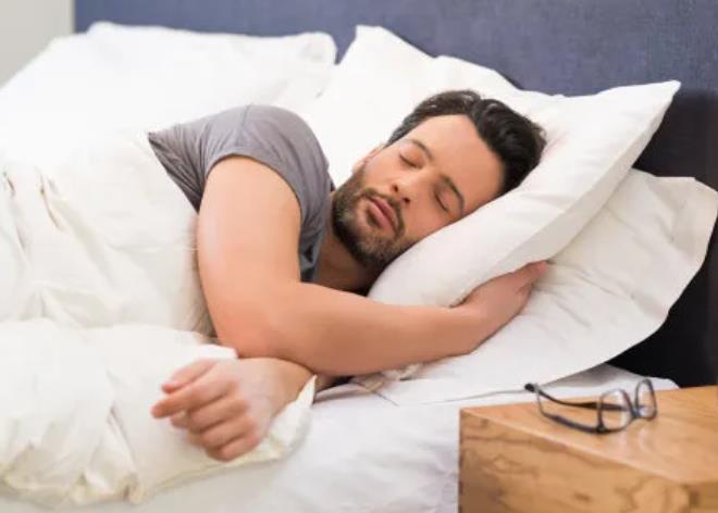每天睡一小时会死吗？探究睡眠与生命的关系