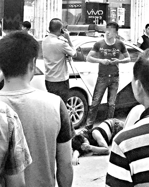 逃犯驾车冲向闹市，警察果断行动终结危机