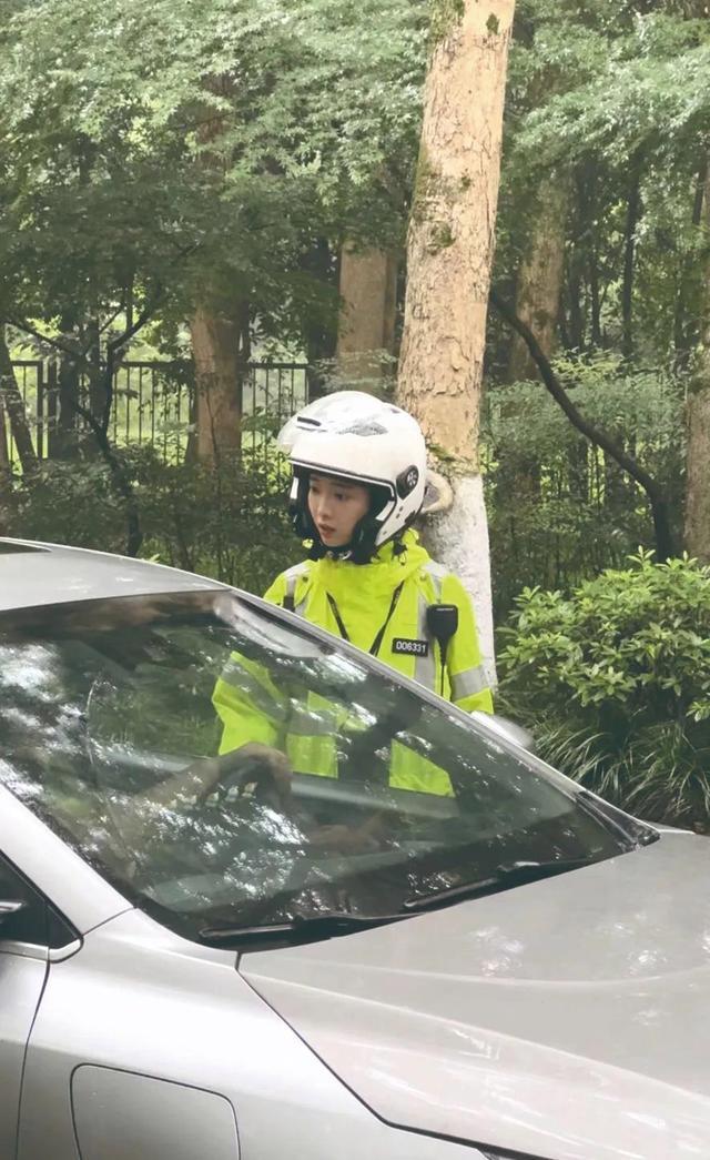 杭州交警回应网友称兔子警官被撞，事件背后的故事与反思