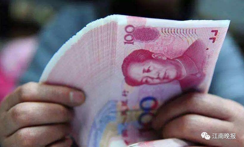 建议为低收入者发放现金援助，现实需求与长远考量