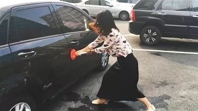 长途汽车上的尴尬瞬间，尿裤子事件全解析