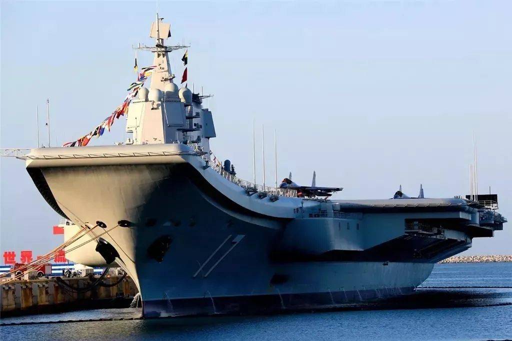 辽宁舰与山东舰的舷号，中国海军力量的双重象征