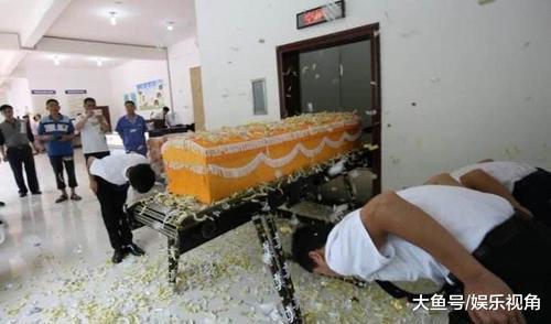 揭秘真相，人体火化时是否会突然坐起来？