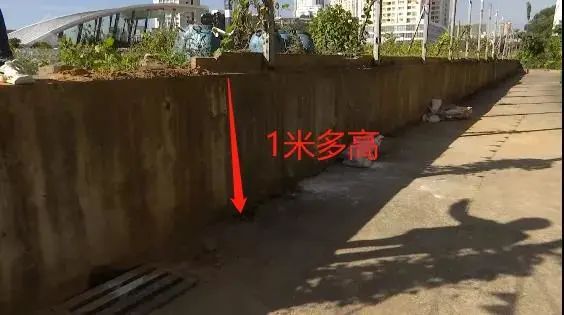 越狱大挑战，铁栅栏怎么翻过去