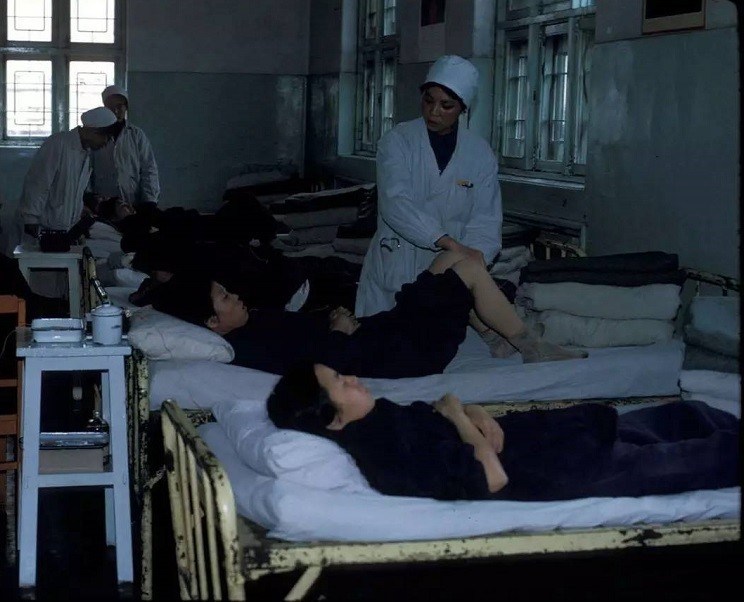 女孩恶意背后的故事，关于精神病院的误解与反思