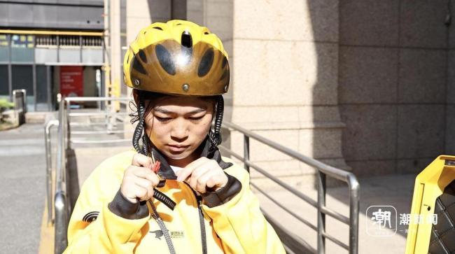 逆风飞翔，脑瘫女骑手七年奋斗七万单外卖传奇