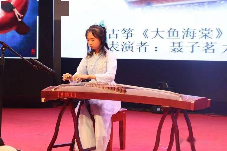 小岱妈妈对丈夫很少参与特殊教育的回应