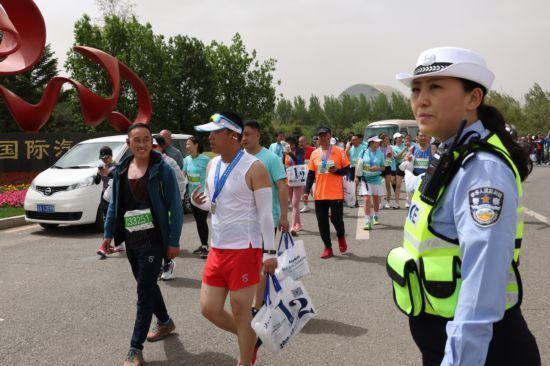 秦始皇跑进了长春马拉松，历史与现代的激情碰撞