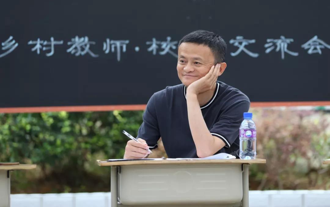 从总监到前台，职场变迁背后的巨额赔偿揭秘