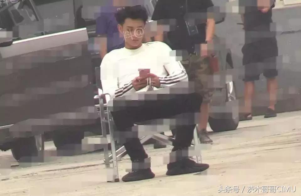 公交站椅子仅手机高，看城市公共设施的新痛点