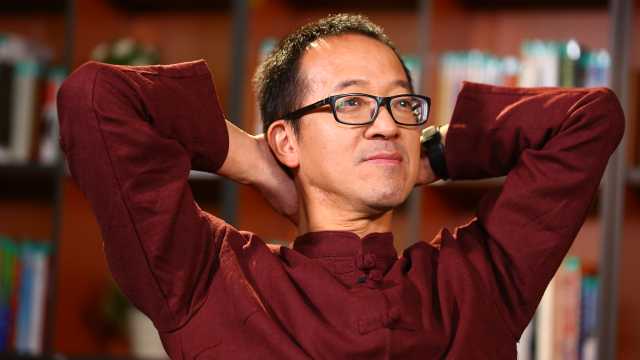 俞敏洪骑行摔倒受伤，犯困睡着了成为热议话题