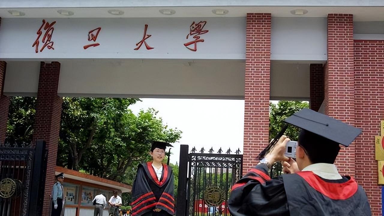 复旦真的请到高人了