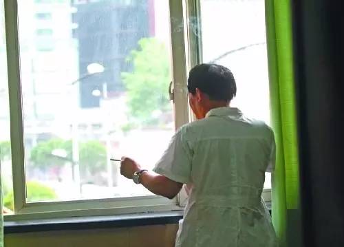 律师给在押人递榴莲背后的故事