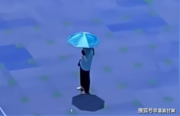 孩子雨中坚持演出，老师打伞守护背后的故事