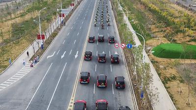 独库公路全线通车，连接未来的壮丽之路