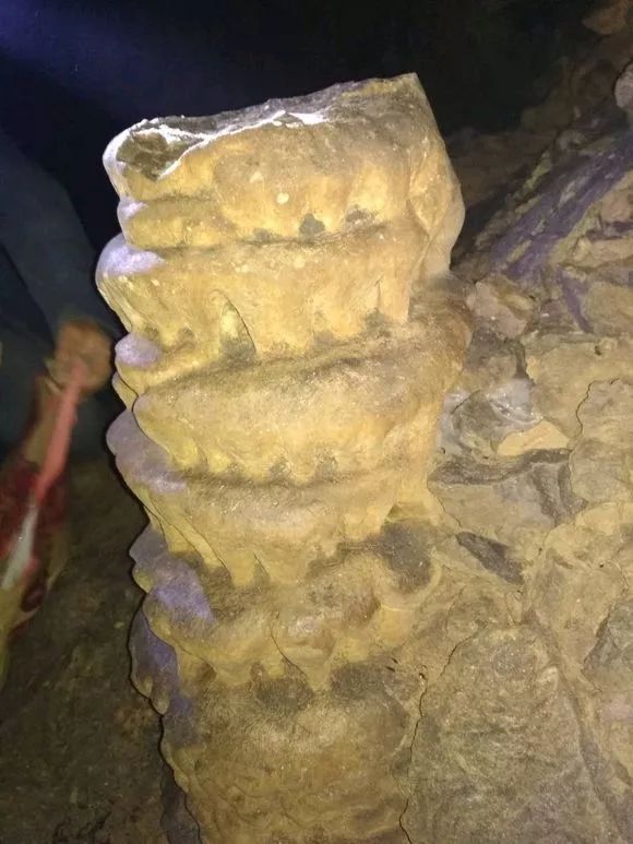 揭秘溶洞里的石头价值——究竟值钱与否？