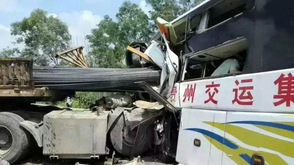山西一货车疑失控致多车相撞受损事件深度解析