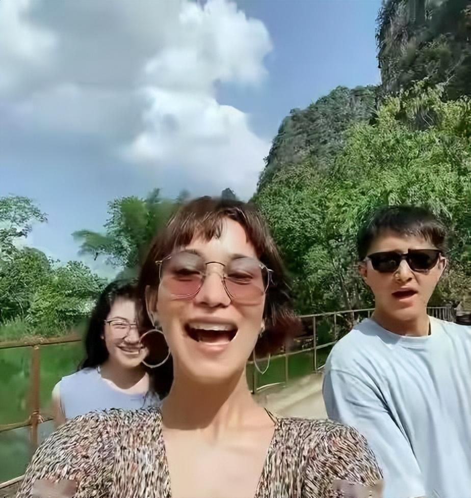 卢靖姗晒二胎孕照视频，星光下的幸福旅程