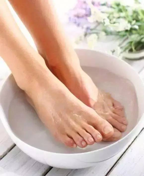 独居女生用花椒泡脚竟把自己泡进医院？一探究竟