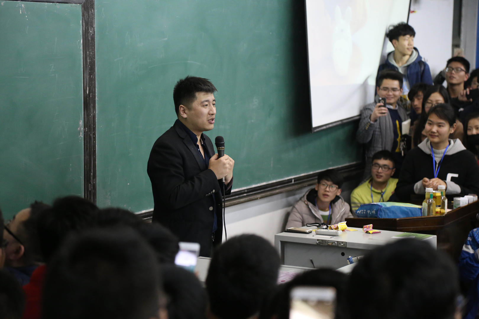 张雪峰高考预测卷漏洞解析，价值背后的真相