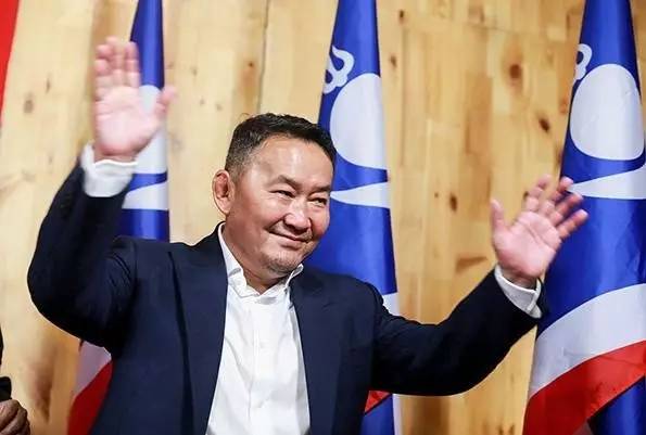 蒙古国总统霸气出场，权力与荣耀的展现