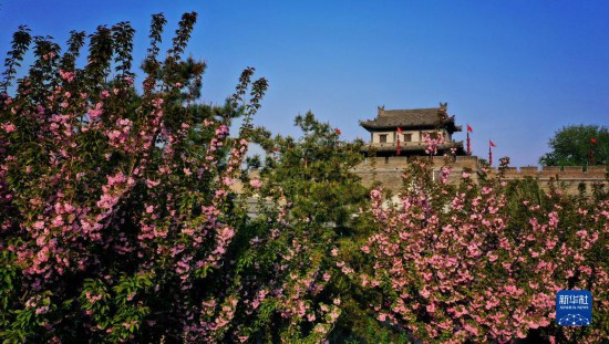 西安城墙空中全景，古都的壮丽与历史的印记