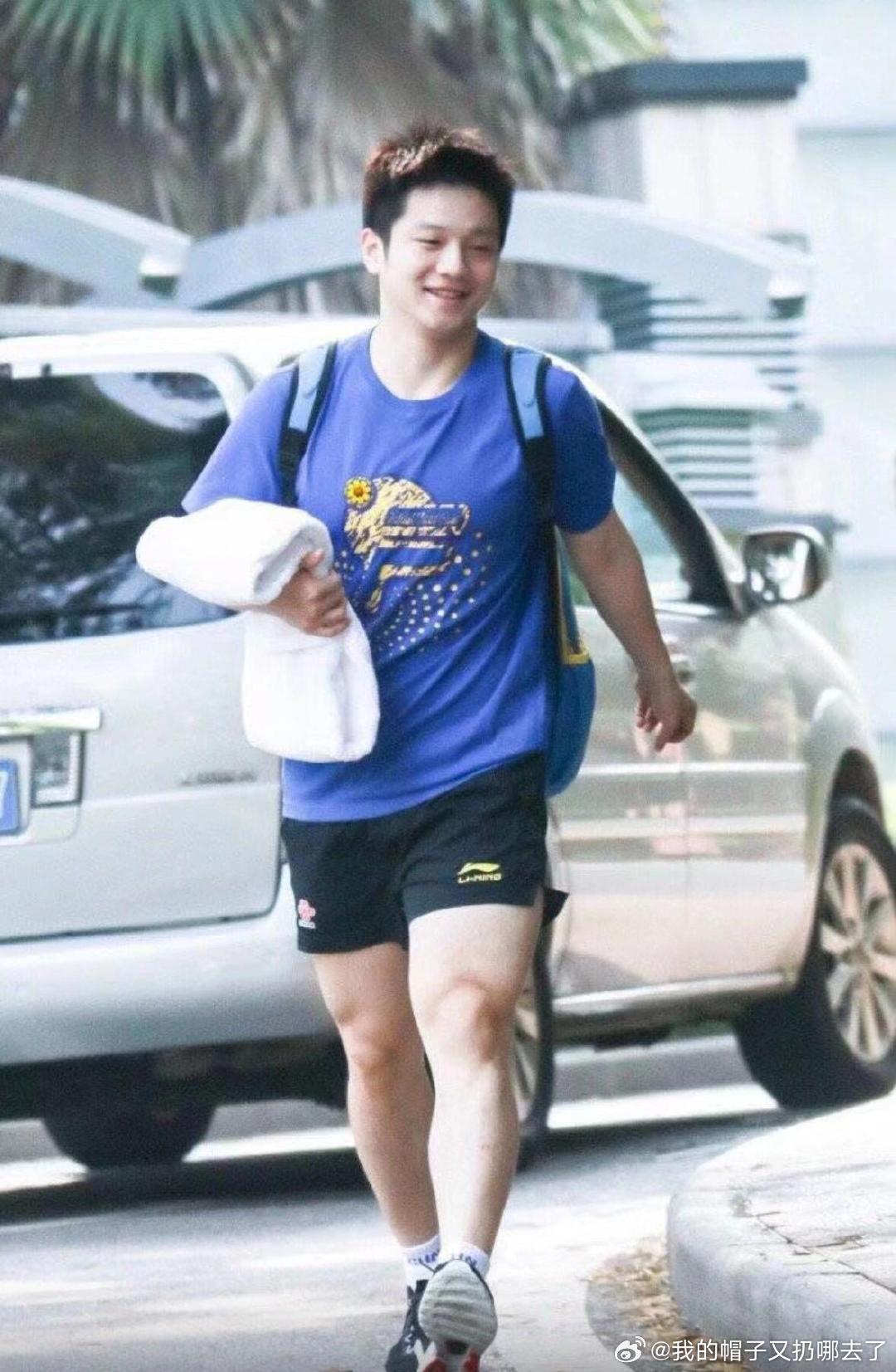 毕业生深情致谢导师，樊振东引领，九九归一