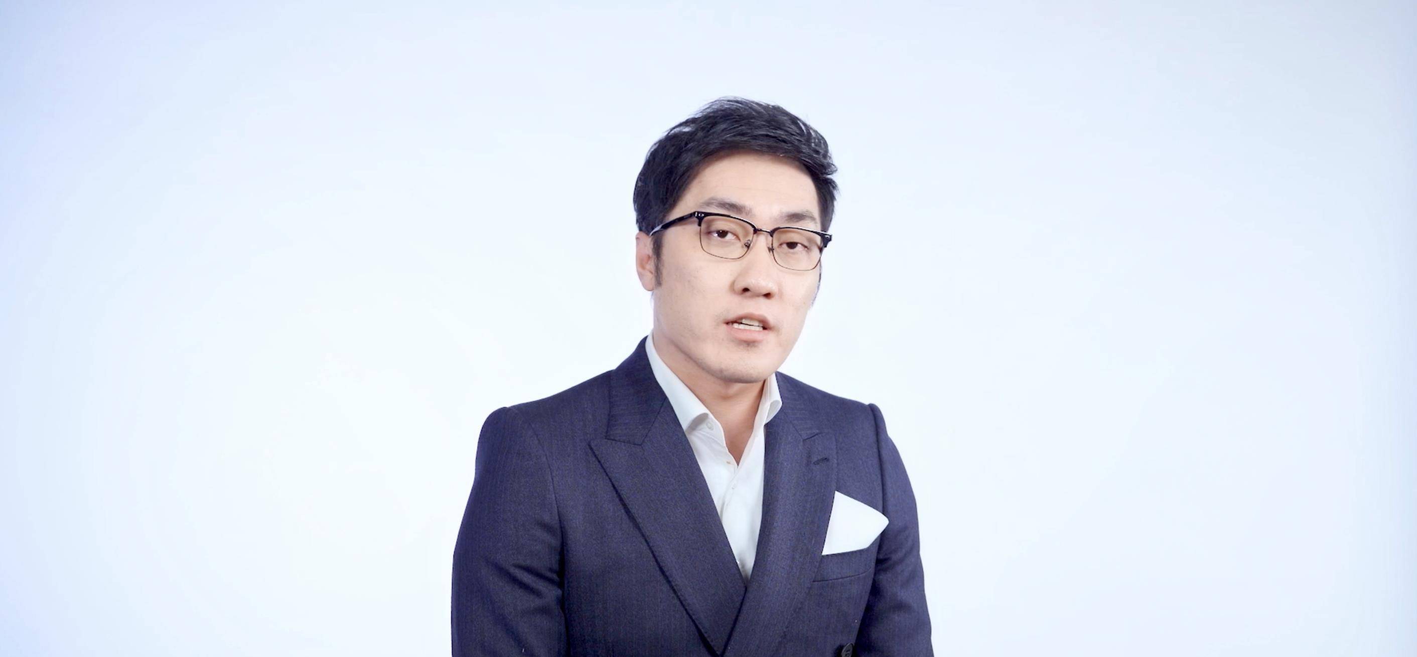王自如宣布将在AI领域重新创业，开启新征程