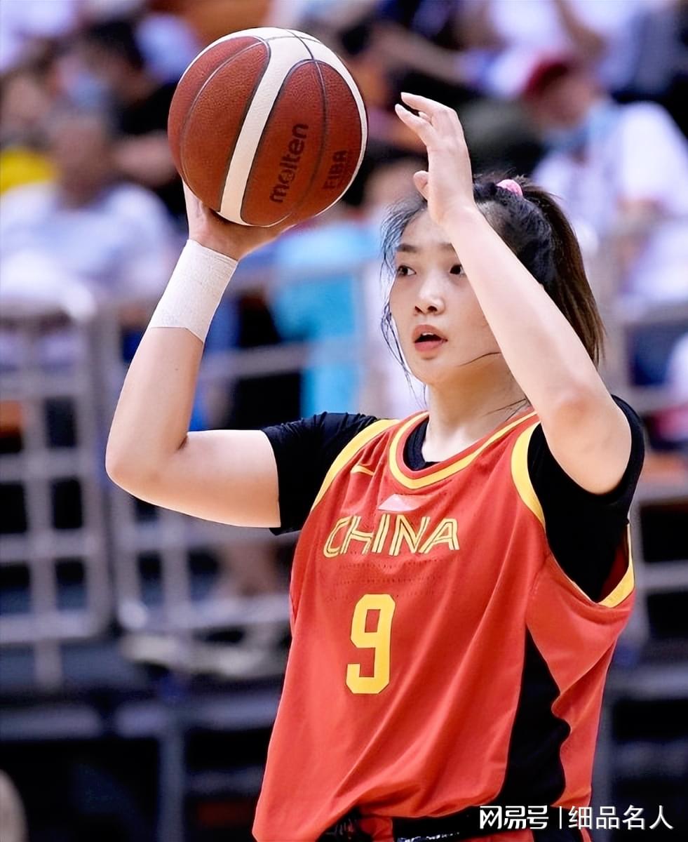 女篮亚洲杯，李梦为何未能上场