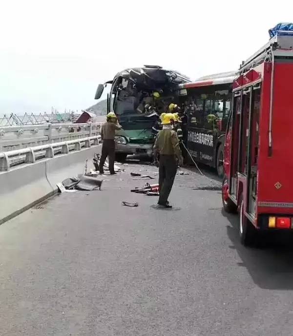 沈阳公交车事故致2死16伤，事故原因与救援措施分析