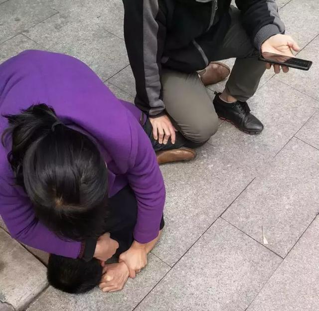 小偷抓的女生，背后的故事与反思