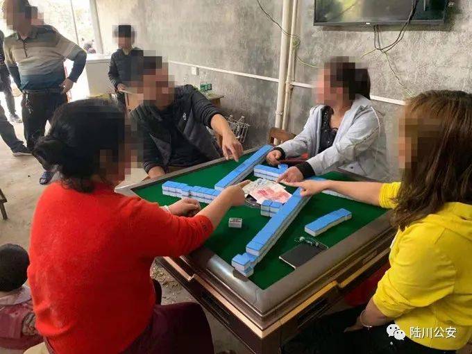 关于干部请假半天打麻将赌博被行拘事件的处理分析