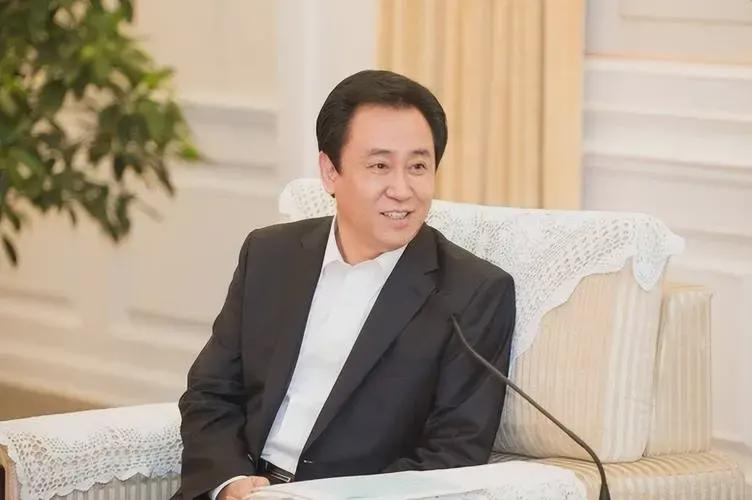 许家印前妻惊现楼市，5亿买房背后的故事