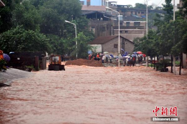 贵州榕江县最大商场遭遇水灾，挑战与重建之路