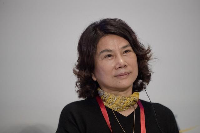 丈夫打赏主播背后的故事，消费、情感与家庭价值观的碰撞