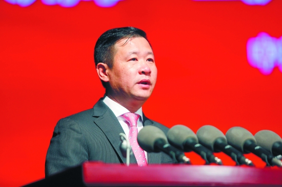 特步公司总裁，引领潮流，铸就辉煌