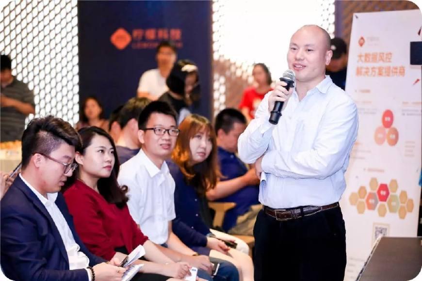 互联网消费信贷规模数据图，洞察消费信贷在互联网时代的蓬勃发展