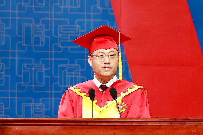 浙大新校长马琰铭首次毕业典礼讲话，启航新征程，共铸未来辉煌