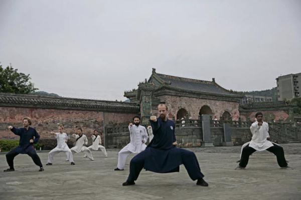 美国小伙武当山习武15年金发变黑发，跨越文化的武术奇缘