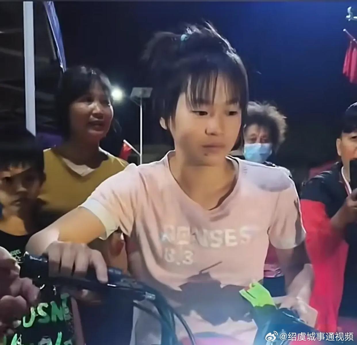 全红婵解锁冲天炮辫子造型，惊艳体坛，魅力无限
