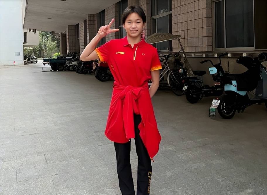 全红婵解锁冲天炮辫子造型，惊艳体坛，魅力无限