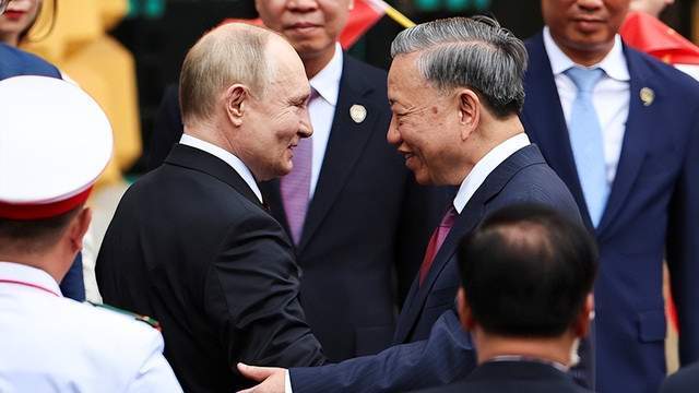 普京，感谢中国和巴西领导人的深厚友谊与鼎力支持